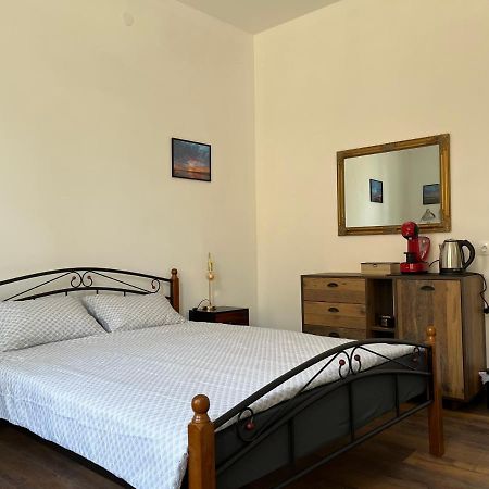 Prista Guest Rooms Ruse Ngoại thất bức ảnh